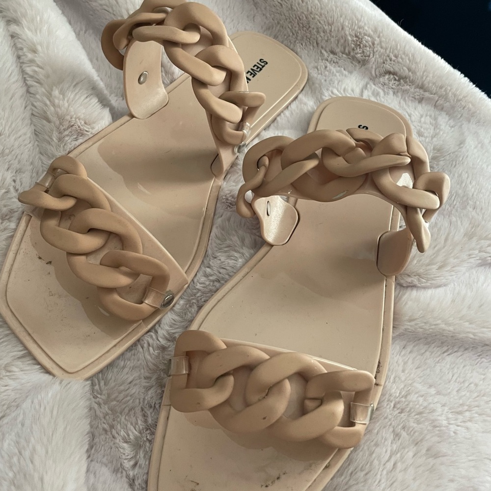 Steve Madden  beige slip on sandals